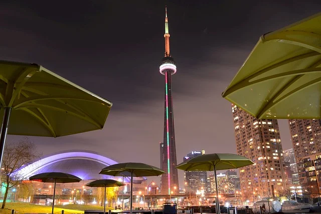 image of CN Tower in Toronto which is one of the must-visit toronto spot